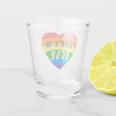 Liebe ist Liebe Regenbogenherz Schnapsglas (Rückseite)