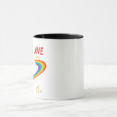 Liebe ist Liebe. Regenbogenplanet. LGBTQ + Stolz Tasse (Zentrum)