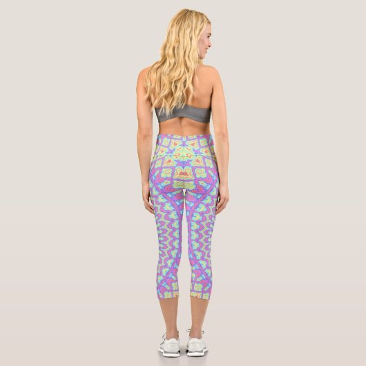 Liebe ist Liebe-Stolz Capri Leggings (Rückseite)