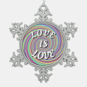 Liebe ist Liebe-Stolz Schneeflocken Zinn-Ornament (Vorderseite)