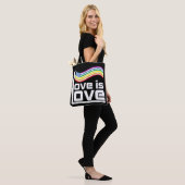 Liebe ist Liebe Tasche (Am Model)