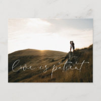 Liebe ist Patient, der auf die Postkarte für den W