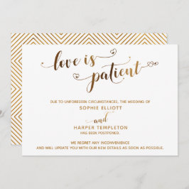 Liebe ist Patient, der die HochzeitGold-Script-Kar Einladung