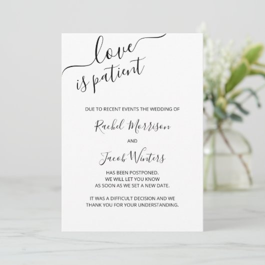 Liebe ist Patient Elegante Script Postponement Ankündigung (Stehend Vorderseite)