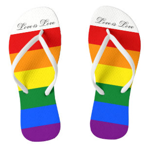 Liebe ist Regenbogen des Liebe-Typografie-Gay Badesandalen