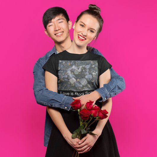 Liebe ist Rock Solid T-Shirt