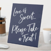 Liebe ist süß Bitte nehmen Sie eine Leckerei! Weiß Sockelschild (In Situ)
