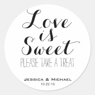Liebe ist süß, frisch gezapftes Süßspeisenbuffet Runder Aufkleber