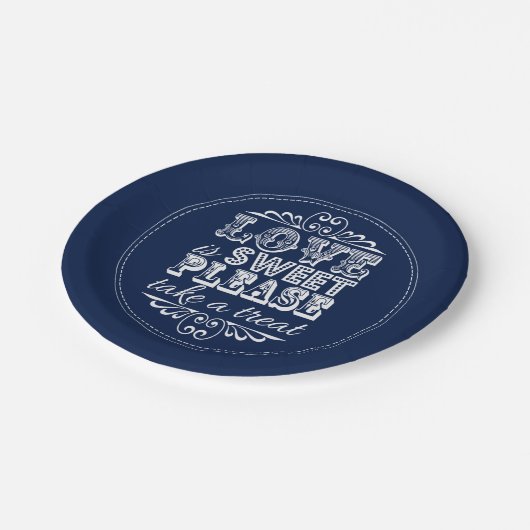 Liebe ist süß, nehmen Sie bitte eine Leckerei! Mar Pappteller (Schrägansicht)