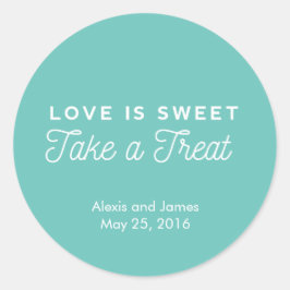 Liebe ist süß und nimmt eine Leckerei Aufkleber