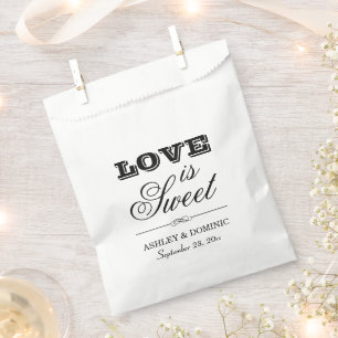 Liebe ist süße kursive schwarze Schrift Hochzeit Geschenktütchen