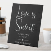 Liebe ist Sweet Minimalistisch Black and White Scr Sockelschild (In Situ)
