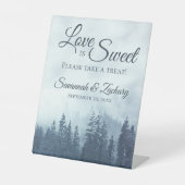 Liebe ist Sweet Misty Blue Pine Trees Rustikale Ho Sockelschild (Vorderseite)