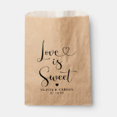 Liebe ist Sweet Modern Heart Script Kraft Wedding Geschenktütchen (Vorderseite)