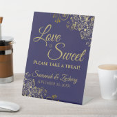 Liebe ist Sweet Nehmen Sie eine Leckerei Gold Lace Sockelschild (In SItu)