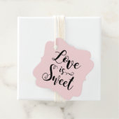 Liebe ist Sweet Pink Black Modern Script Hochzeit Geschenkanhänger (Beispiel)