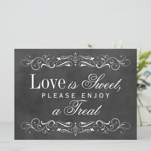 Liebe ist Sweet Vintag Black Chalkboard Geblüht Einladung (Stehend Vorderseite)