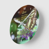 Liebe Korinther 13:7 Bibelangebot Runde Wanduhr (Winkel)