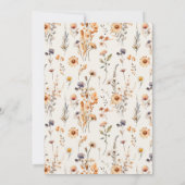 Liebe Lachen Glückliche Verlobung Fall Wildblumen Einladung (Rückseite)