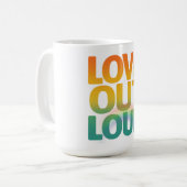 Liebe laut Retro-Pride-Typografie-Design Kaffeetasse (Vorderseite Links)