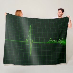 LIEBE LEBEN, WÄHREND SIE FLEECEDECKE