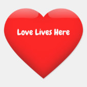 Liebe lebt hier Herz-Aufkleber (Vorderseite)