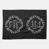 Liebe lebt hier Kranz Geschirrtuch (Horizontal)