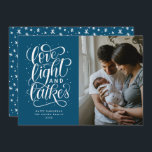 Liebe, Licht und Latkes Foto Hanukkah Feiertagskarte<br><div class="desc">Dieses moderne Single Foto Hanukkah ist mit dem handgeschriebenen Satz "Liebe,  Licht und Gitter" und einem lustigen,  handgezeichneten Muster auf der Rückseite ausgestattet.</div>