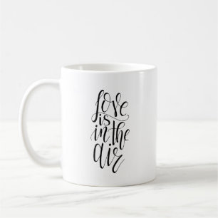 Liebe liegt in der Tasse der Luft