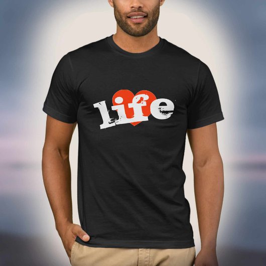 Liebe Life! Red Heart Design. T-Shirt