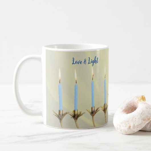 Liebe & Light Blue Candles Gold Menorah Kaffeetasse (Mit Donut)