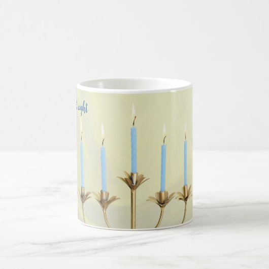 Liebe & Light Blue Candles Gold Menorah Kaffeetasse (Mittel)