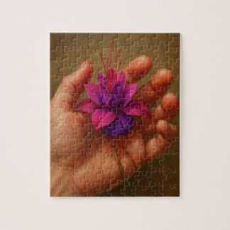 Liebe: Lila Blume in Hand - 110 Stück Pu Puzzle