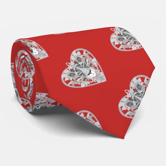 Liebe Lioness Locket (rot) Krawatte (Gerollt)