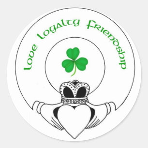 Liebe, Loyalität, Freundschaft Claddah Runder Aufkleber