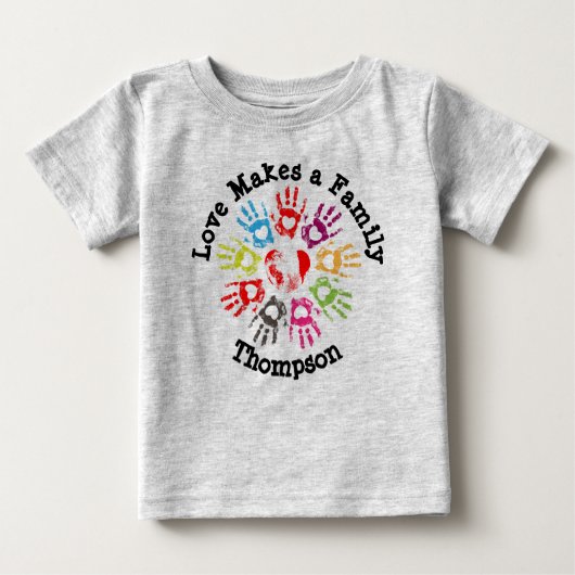 Liebe macht eine Familie - die Parenting Pflege Baby T-shirt (Vorderseite)