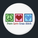 Liebe Magnet<br><div class="desc">Niedliche Kreuzstickerei für jemanden,  der Lieben,  Dinge zu schaffen. Dieses Cross Stich-Geschenk der Peace Liebe besticht durch ein Friedenszeichen,  ein Herz und ein hübsches Schnittmuster.</div>