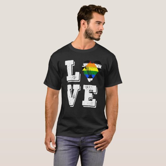 Liebe mit dem Alien-Pride-Flag geradeaus Flag T-Shirt (Vorne ganz)