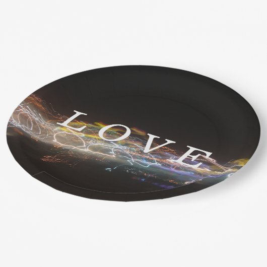 LIEBE mit elektrischen Leuchten Pappteller (Schrägansicht)