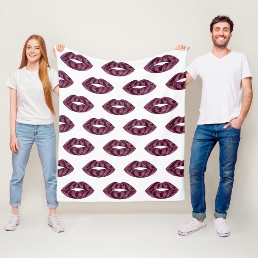 Liebe mit Glitzer Buchstaben in Lippenmuster Fleecedecke (Beispiel)