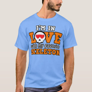 Liebe mit Lieblings-Skelett Halloween-Kürbishorn T-Shirt