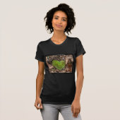 Liebe mit Nature Moss Herzgeschenken T-Shirt (Vorne ganz)