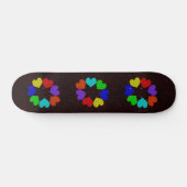 Liebe mit Regenbogen-Blumenblättern Skateboard (Horizontal)