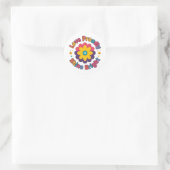 Liebe mit Stolz, strahle hell – Bunte Blumen-Pride Runder Aufkleber (Tasche)
