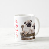 Liebe Möpsen Welpen Hunde in Holzkiste Barrel Kaff Kaffeetasse (VorderseiteRechts)