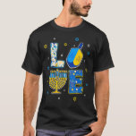 LIEBE Niedlich Hanukkah Menorah Chanukah Dreidel j T-Shirt<br><div class="desc">LIEBE Niedlich Hanukkah Menorah Chanukah Dreidel Jüdische Pajama</div>