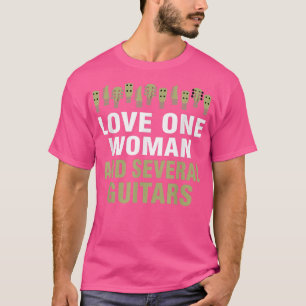 Liebe One Woman und mehrere Gitarren Funny Music S T-Shirt