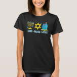 Liebe Peace Latkes Hanukkah Chanukah Menorah Jüdis T-Shirt<br><div class="desc">Liebe Peace Latkes Hanukkah Chanukah Menorah jüdisch.</div>