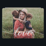 Liebe Personalisiertes Foto iPad Pro Hülle<br><div class="desc">Mit einem schönen und modernen Drehbuch für das Wort "Liebe" kann dieses Foto der Liebe leicht mit Ihrem eigenen Lieblings-Foto personalisiert werden. Eine elegante Tablettenabdeckung zum Schutz Ihres Geräts und zur persönlichen und unvergesslichen Gestaltung. Ein großartiges Geschenk.</div>