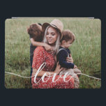 Liebe Personalisiertes Foto iPad Pro Hülle<br><div class="desc">Mit einem schönen und modernen Drehbuch für das Wort "Liebe" kann dieses Foto der Liebe leicht mit Ihrem eigenen Lieblings-Foto personalisiert werden. Eine elegante Tablettenabdeckung zum Schutz Ihres Geräts und zur persönlichen und unvergesslichen Gestaltung. Ein großartiges Geschenk.</div>